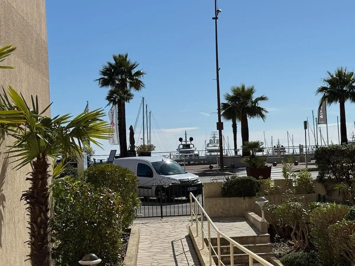 Studio La Napoule 2 Min Beach 4 People Air Conditioning Mandelieu Appartamento